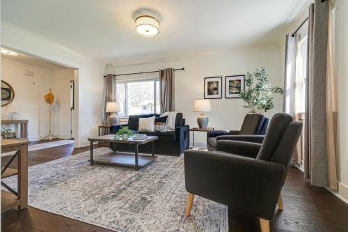 Franklin Casa | King Suite Highland House of Historic Franklin