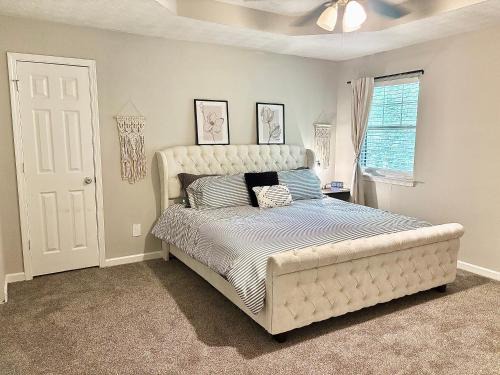 Church Street Casa | King Suite - Private Bath - Gameroom - 7 Mins From ATL Airport