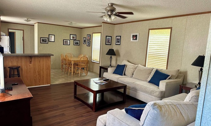 Boothville-Venice Casa | KINGFISH - PRIVADO Y MANTENIDO 3 DORMITORIOS 2 BAÑOS ALQUILER PRIVADO