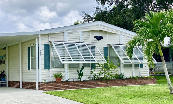 Charlotte Park Casa | Kingfish Waterfront Canal Retreat