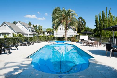Russell Casa | Kingfisher Cottage 2 or 3 Bedroom - Russell Cottages Collection