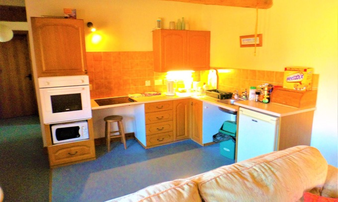 Scawton Casa | Kingfisher Cottage. Accessible two bedroom bungalow on a family farm