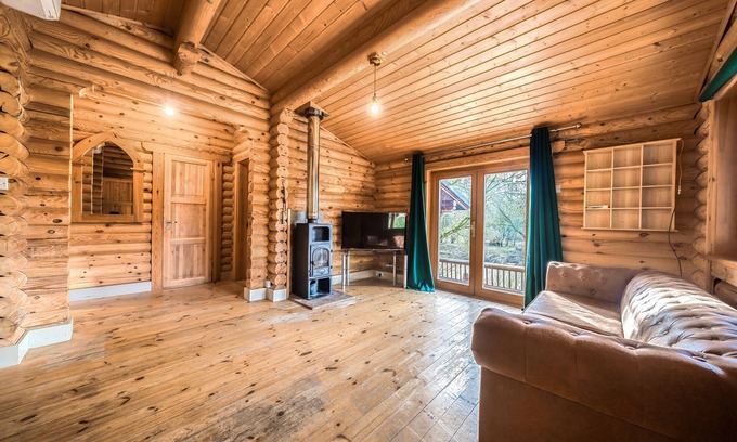 Bedford Cabina | Kingfisher Lodge and mooring on the River Ouse