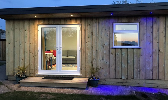 Stenalees Cabina | Kingfisher - our cosy, spacious glamping cabin at Mena Farm, Cornwall