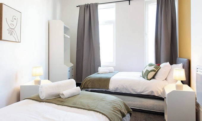 Castle Apartamento | Kings Building- 2 Bed & Bathroom Flats