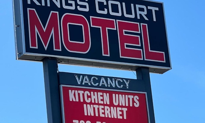 Cold Lake Hotel | Kings Court Motel