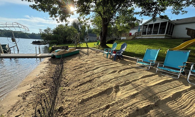 Barnstead Cabaña | King’s Lakeside Cottage