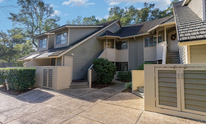 Arcadian Shores Condominio | Kingston Residences 3 Bedroom Ocean View Condos