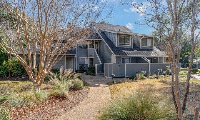 Arcadian Shores Casa | Kingston Residences Lake View Villas
