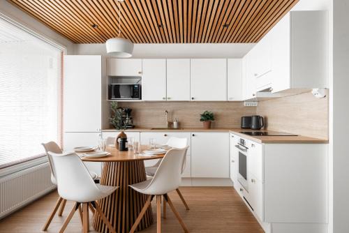 Tampere Apartamento | Kingwest Villa - free parking, sauna, 5br & NEW AC