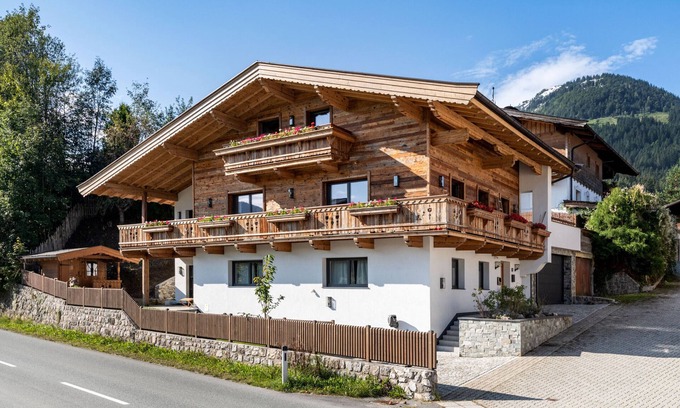Kitzbuehel Chalet De Esquí | Kinkara Lodge - 3 Bedroom House in the heart of Kirchberg