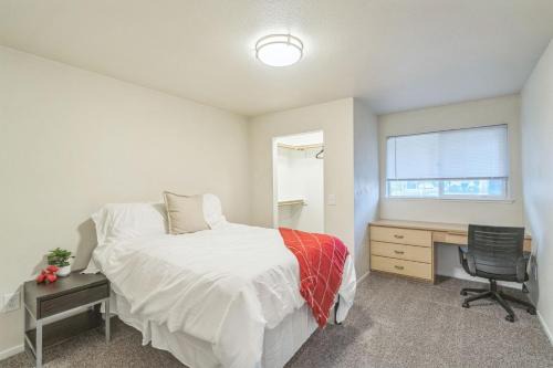 Harlow Apartamento | Kinsrow Spacious Apartment in Prime Location