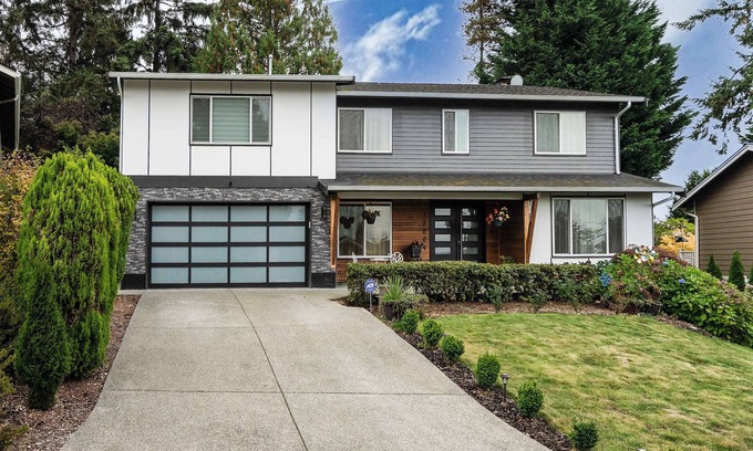 North Rose Hill Casa | Kirkland Home with 2 Queen Beds - Totem Lake Village