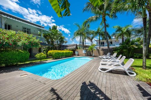 Pointe aux Canonniers Apartamento | Kisana Residence - Spacious studio with balcony, shared pool and garden
