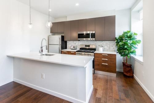 Central Business District Apartamento | Kislak 301Chic Studio in the Heart of Downtown