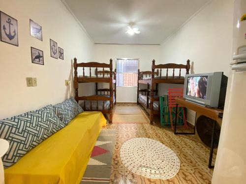 Praia Grande Casa | Kitnet no Canto do Forte – Ótima localização!