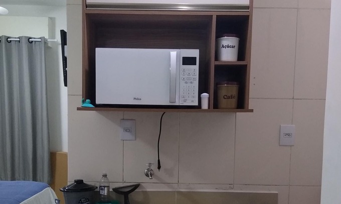 Aparecida Apartamento | Kitnet Santos Canal 5 Pé na Areia com Wi-fi