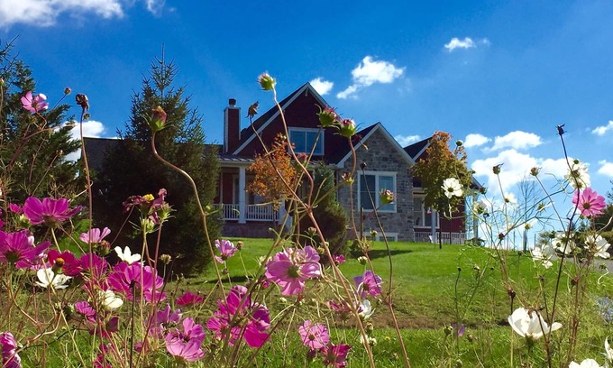 Gettysburg Apartamento | Kiwi Berry Farmette, Gardens & Guest Suite con vista a la granja Wild Juniper!