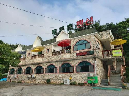 Chaphwa-gol Casa | Kkotjipureunsol Pension