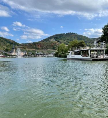 Kues Alquiler De Eote | KL Moselboote - Hausboot Poseidon