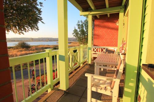 Neuensien Apartamento | Kleines Apartment mit traumhaftem Seeblick, Ferienpark Seedorf Zeesenhaus Nr 4