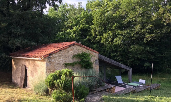 Saint-Front-sur-Lemance Casa | Kleines Steinhaus im Südlichen Perigord. Ruhige Lage Abseits der Straßen