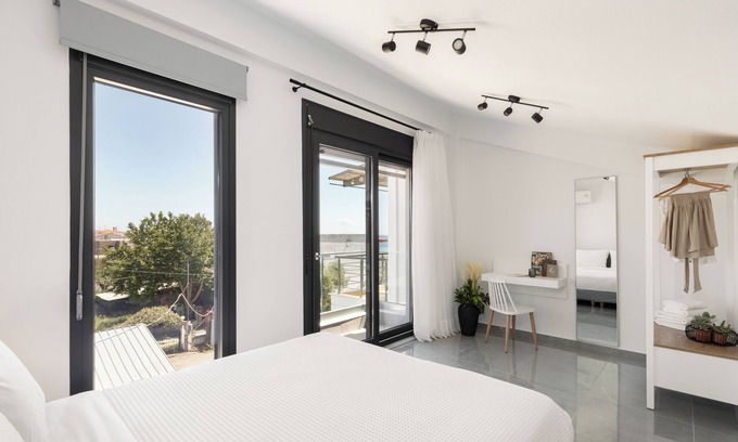 Paralia Ofryniou Casa | Kleoniki & Irida Residential Complexes