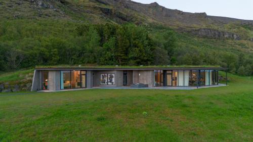 Fagurholsmyri Villa | Klettasel Villa