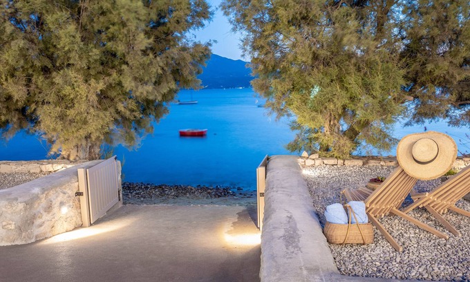 Tripiti Casa | KLIMA BAY Beachfront Boutique Houses