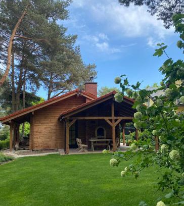 Debina Casa | Klimatyczny domek z drewna nad morzem