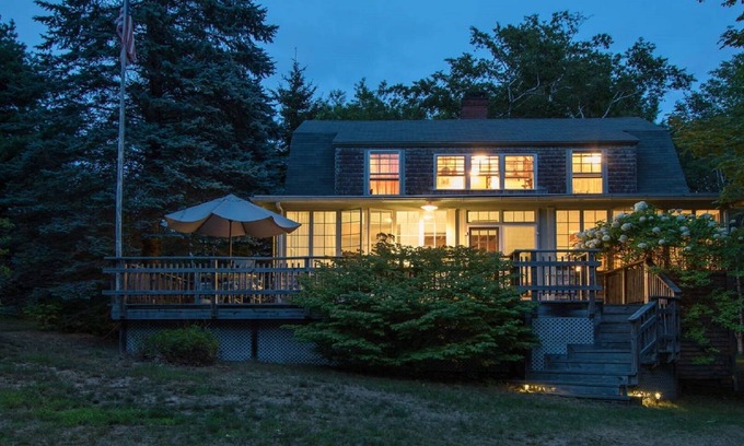 Peaks Island Cabaña | Fabuloso Turn of The Century Cottage