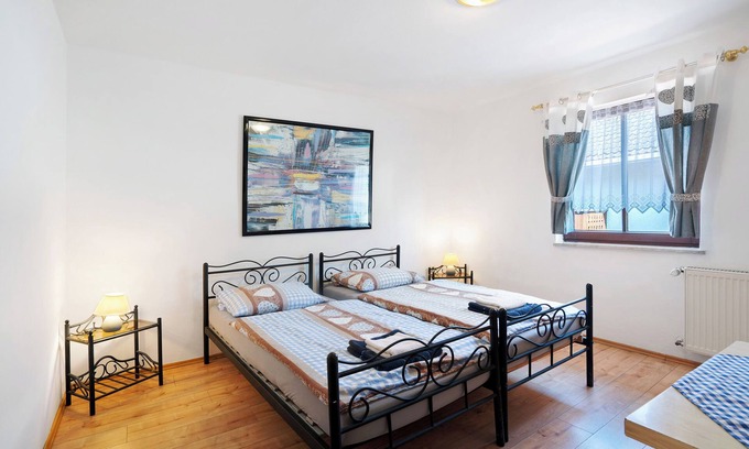 Munchen District Apartamento | Knödelhof 'Habitación 2' con terraza compartida y Wi-Fi