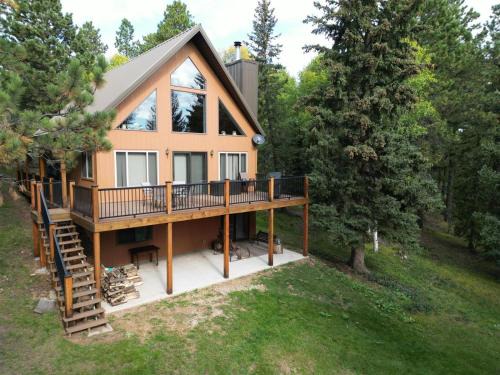 Lead Casa | Knotty Pine Chalet