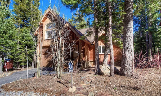 Tahoma Casa | Knotty Pine Retreat by Lake Tahoe Accommodations