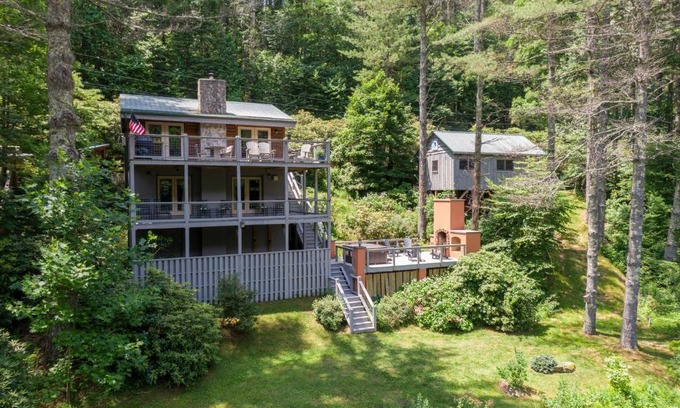 West Jefferson Casa | Knotty Pine