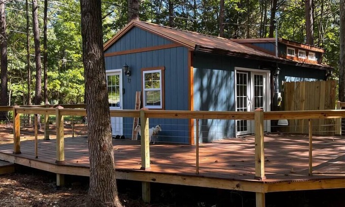 Big Sandy Casa | Knotty Pines Cabin Home near Kentucky Lake