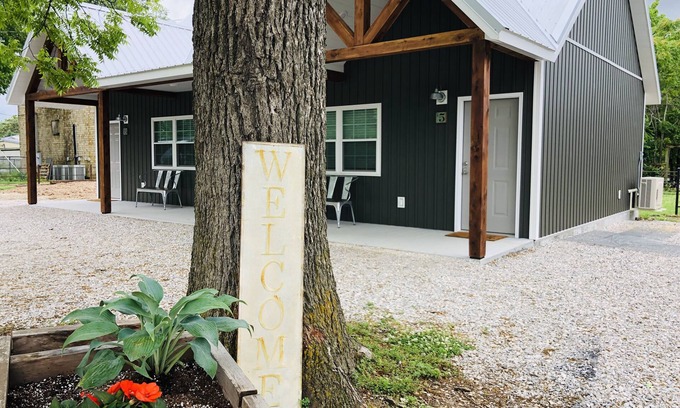 Mountain View Cabina | La unidad de ardilla Knotty 5 (King Suite)
