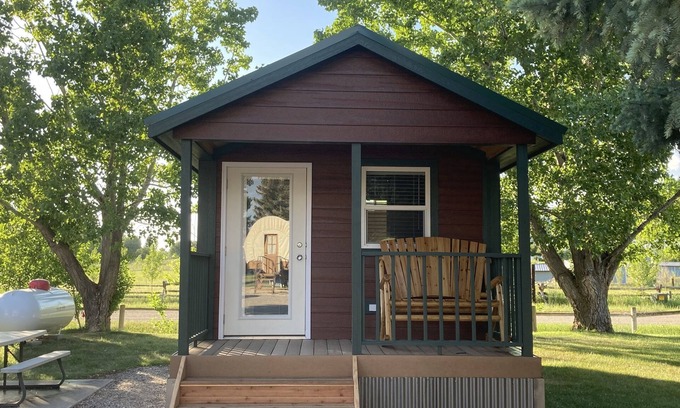 Irwin Cabina | KOA Style Cabin 2 - Swan Valley RV Park. Short walk to the beautiful Snake River