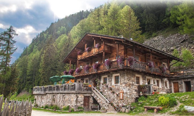 Acereto Apartamento | Kofler zwischen den Wänden