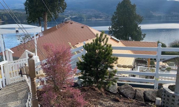 West Porpoise Bay Apartamento | Koka Coast By The Sea-1- Private Suite 6406 Gale Ave N