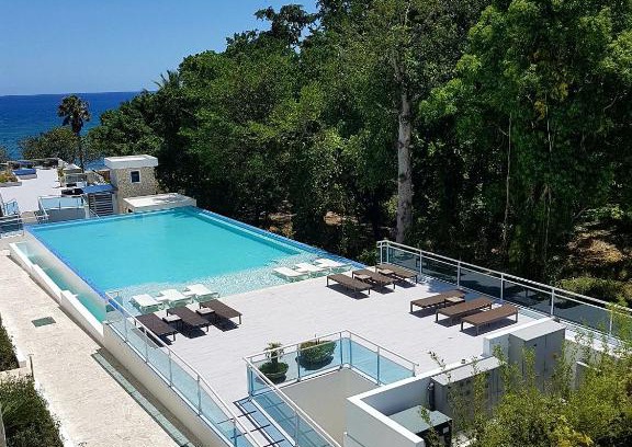 Sosua Complejo | Koko and Suzy's ocean dream