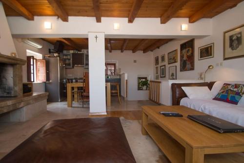 Cove Tri Zala (Zrnovo) Apartamento | Kolenda Apartment