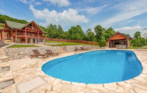 Gospic Casa | Kolibe Lika - Bellow The Hill