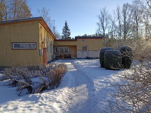 Leisi Apartamento | Kollane Maja