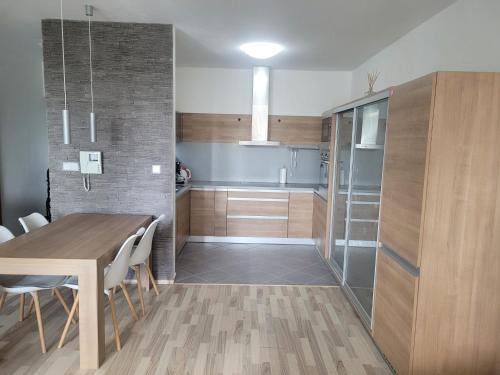 Nove Mesto Apartamento | Koloseo 2 Bedrooms Apartment - Free garage parking, Lake View, 3rd floor