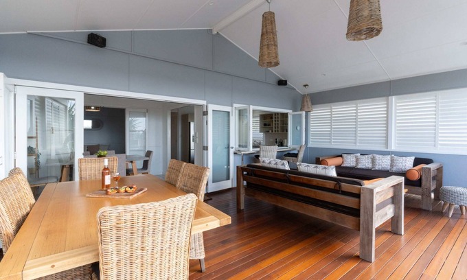 Moffat Beach Casa | Kombali at Moffat Beach