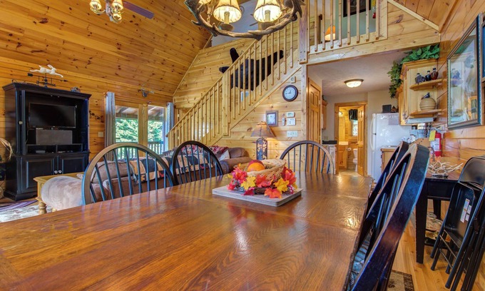 Black Bear Falls Cabina | Komfy Kozy by Jackson Mountain Rentals