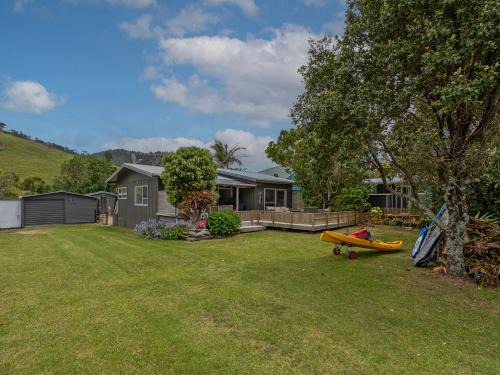 Whiritoa Casa | Kon Tiki Retreat - Whiritoa Beach Holiday Home