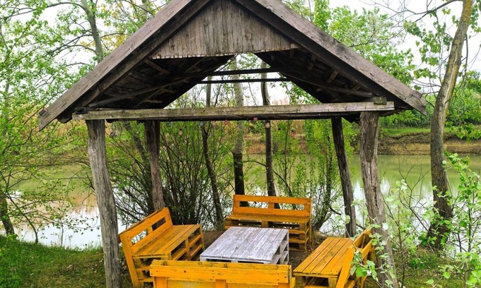 Central Serbia Cabina | Konak Lake - Lake Cottages