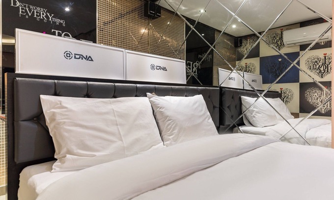 Chunggogil-tong Hotel | Konkuk University Salmon